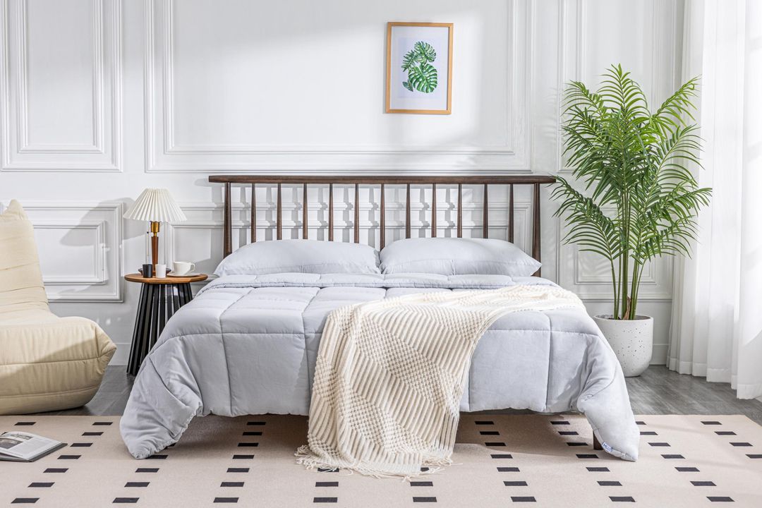 MLILY Down Alternative Comforter - Thumbnail 5